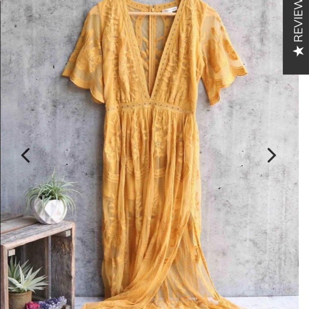 Maxi dress with shorts